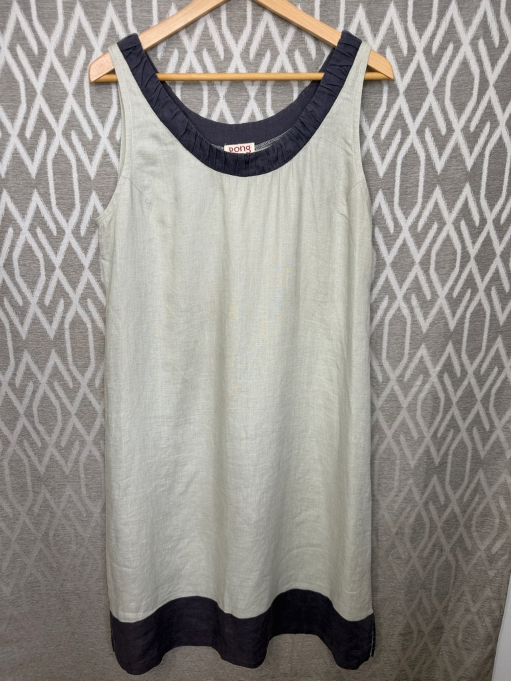gong Cream Linen Sleeveless Dress with Navy Trim Size: L (see measurements)